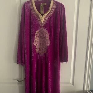 NWT Long Embroidered Pink Velvet khaftan Sz. M